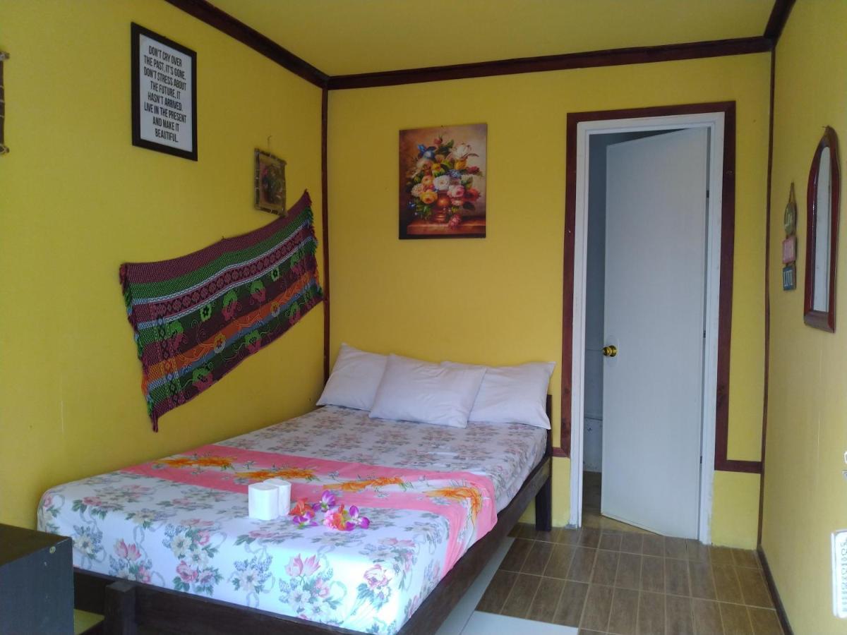 Sun Valley Hostel El Nido Exterior photo